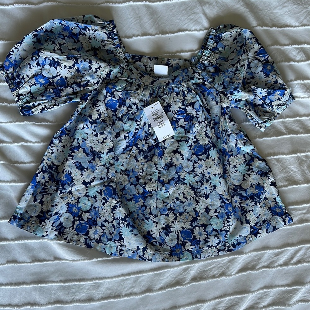 Ruffle sleeve top
